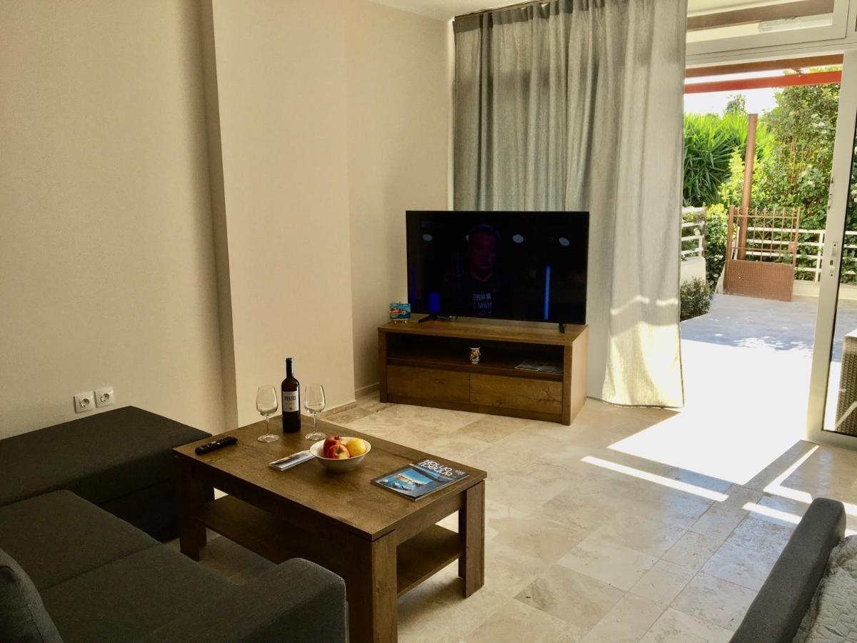 Studio On The Beach ลูตรากี ภายนอก รูปภาพ