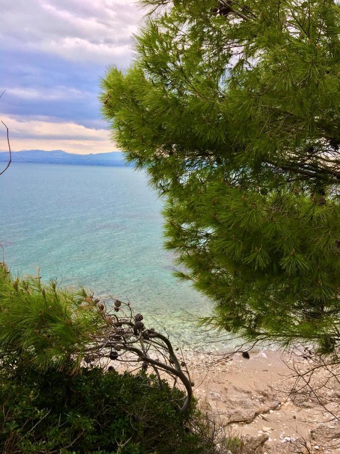 Studio On The Beach ลูตรากี ภายนอก รูปภาพ